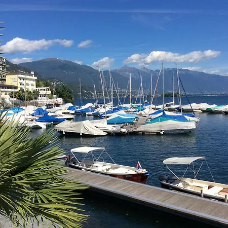 Moira By Fewotessin Apartman